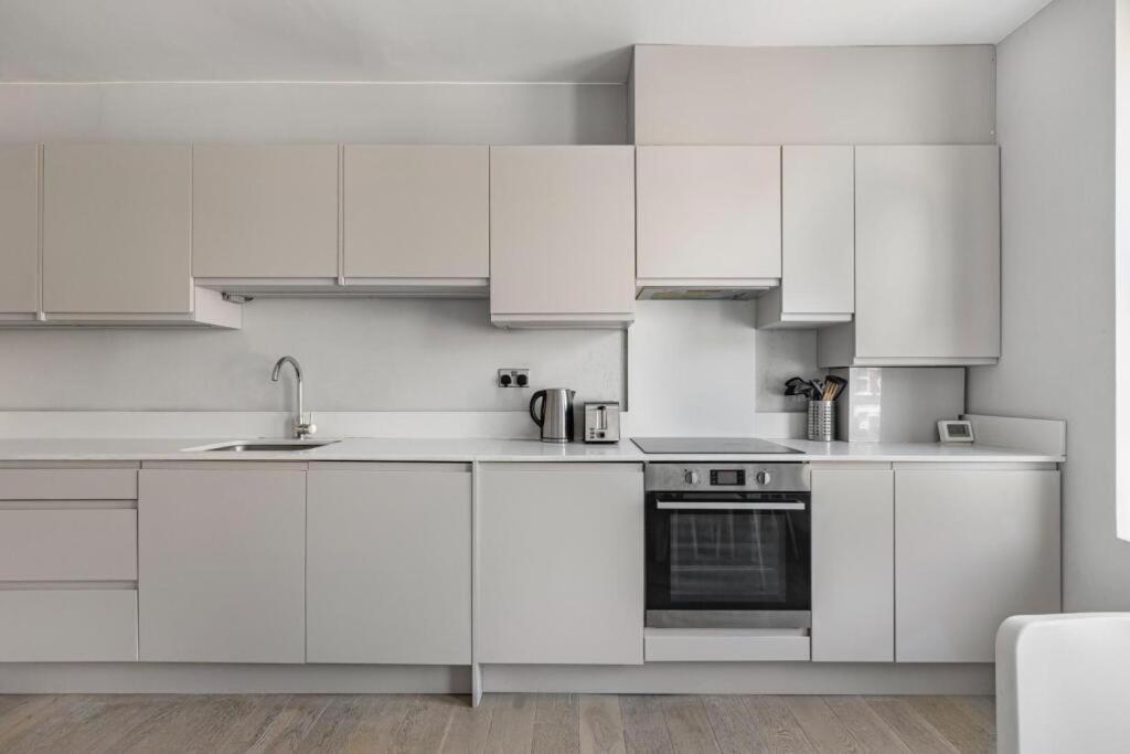 Brilliant 2 Bed Apartment - Spacious, Central & Well-Connected London Bagian luar foto