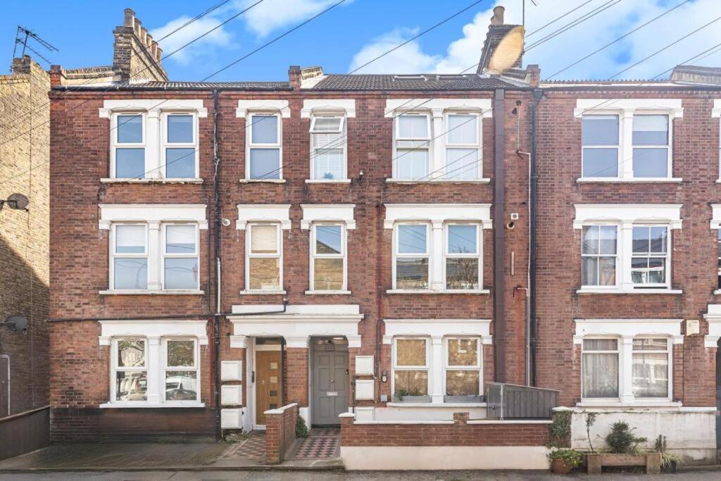 Brilliant 2 Bed Apartment - Spacious, Central & Well-Connected London Bagian luar foto
