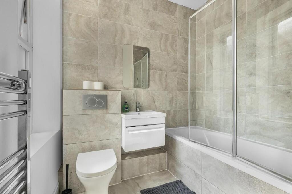 Brilliant 2 Bed Apartment - Spacious, Central & Well-Connected London Bagian luar foto